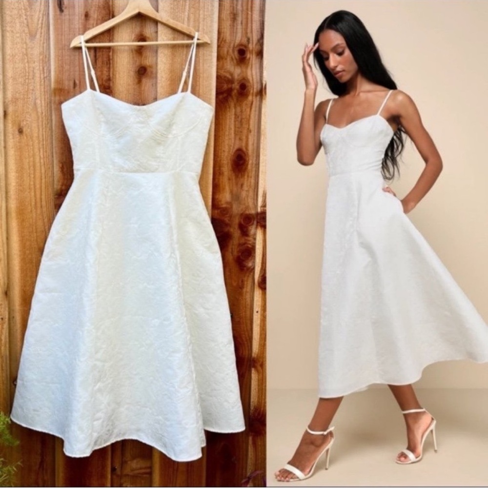 White Floral Jacquard Bustier Midi Dress With Pockets 🌿